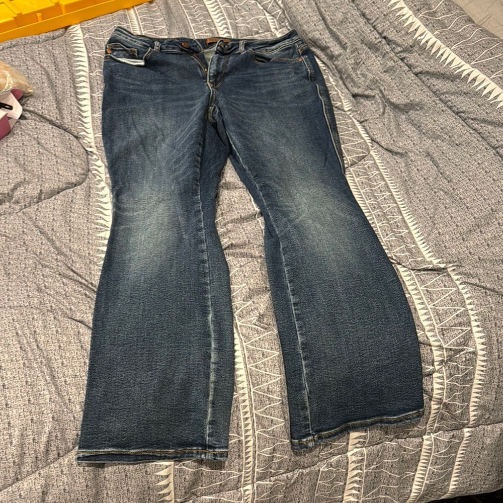 Judy Blue Women's Boot Cut Jeans in Classic Blue